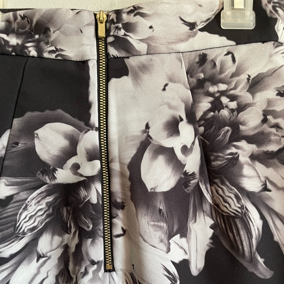 H&M floral print high waisted pencil skirt - Picture 3 of 8